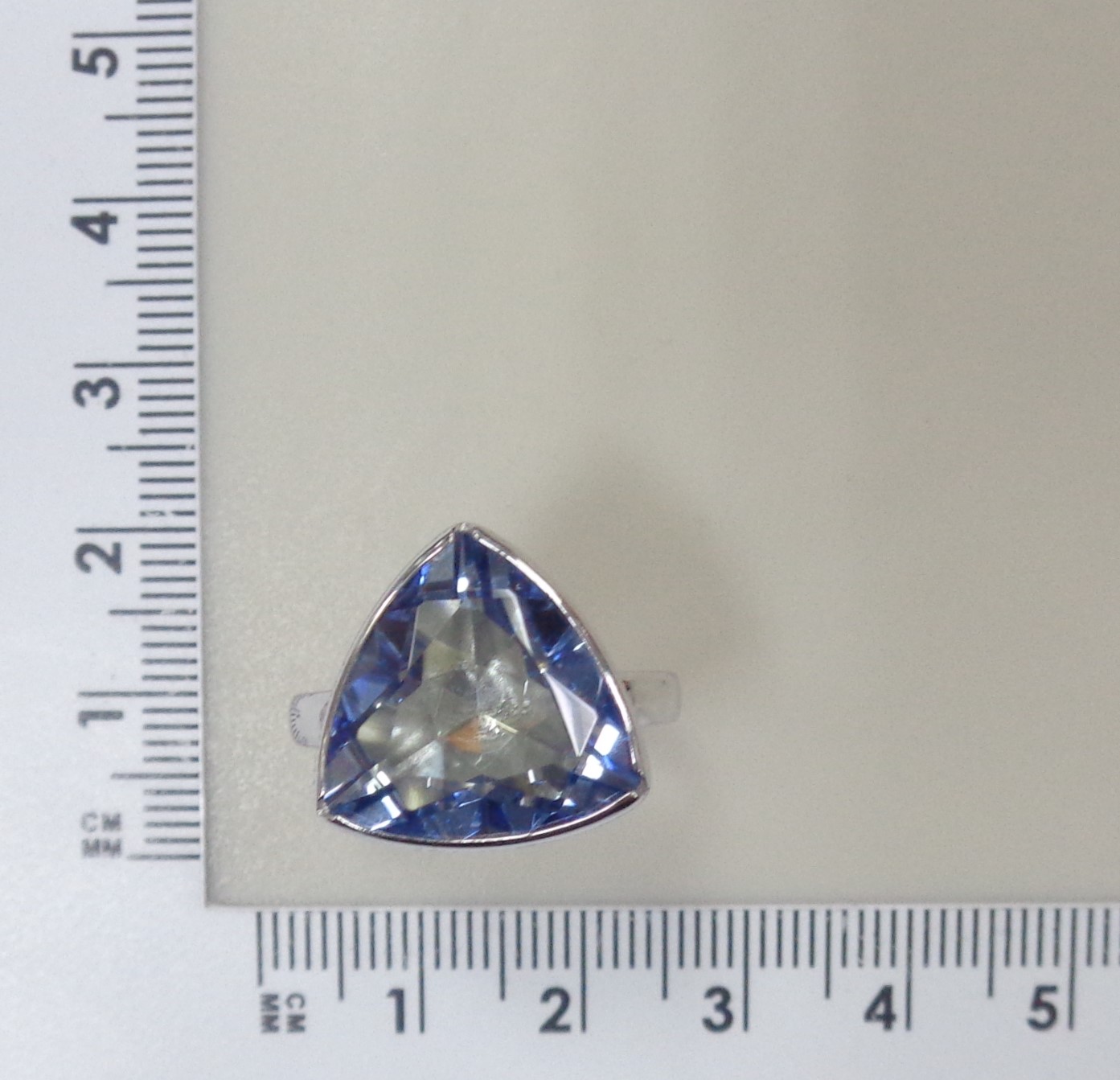 Серебряное кольцо с синим горным хрусталем